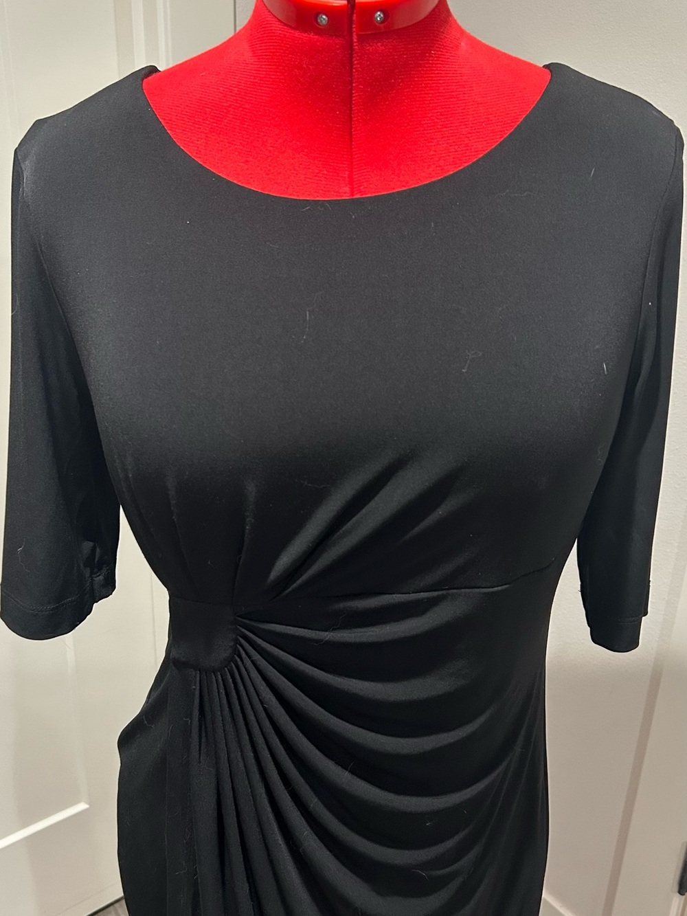connected apparel Black Ruched Midi Sheath Dress - Picture 5 of 7